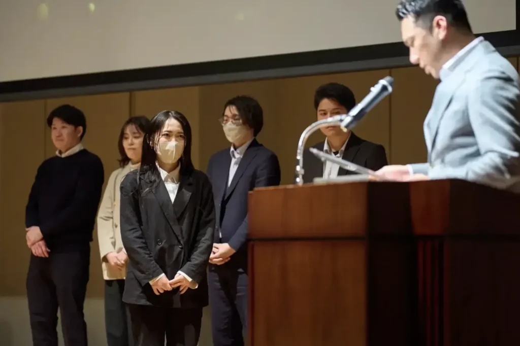 受賞者発表の様子